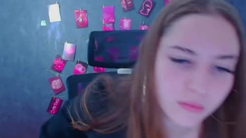 Snapshot of alice_dreamofu chatting on 06-29-26, 05:46 Alice online show from 06-29-26, 05:46