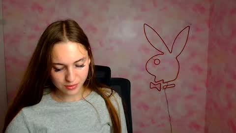Snapshot of alice_dreamofu chatting on 07-14-26, 10:21 Alice online show from 07-14-26, 10:21