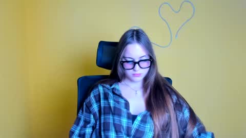 Snapshot of alice_dreamofu chatting on 07-15-26, 11:15 Alice online show from 07-15-26, 11:15