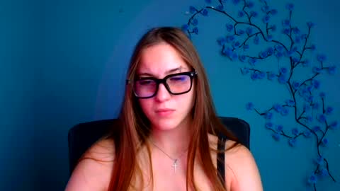 Snapshot of alice_dreamofu chatting on 07-18-26, 05:44 Alice online show from 07-18-26, 05:44