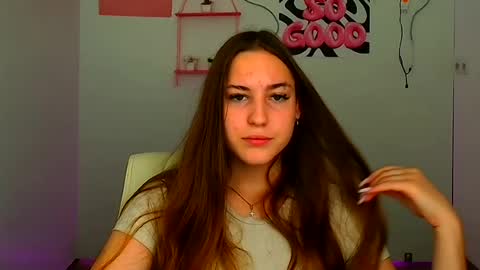 Snapshot of alice_dreamofu chatting on 07-23-26, 05:16 Alice online show from 07-23-26, 05:16