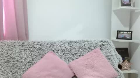 Snapshot of alice_dussan_ chatting on 09-18-25, 06:21 alice online show from 09-18-25, 06:21