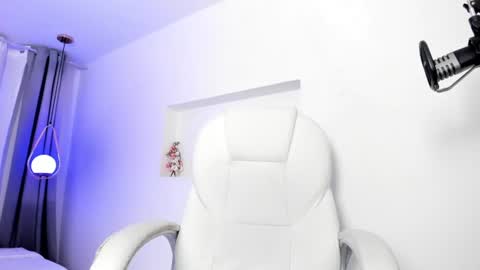 Snapshot of alice_elare chatting on 06-23-26, 03:59 alice_elare online show from 06-23-26, 03:59