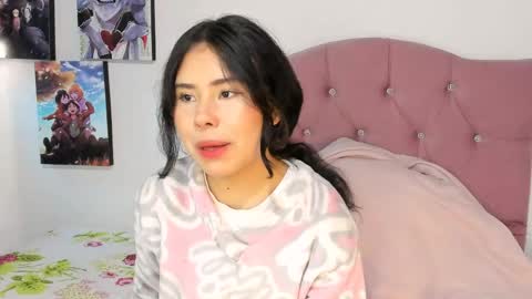 Snapshot of alice_evans12 chatting on 05-22-26, 12:44 Alice Sofia online show from 05-22-26, 12:44