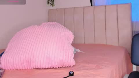 Snapshot of alice_guzman1 chatting on 11-16-25, 04:23 ALICE Alice guzman online show from 11-16-25, 04:23