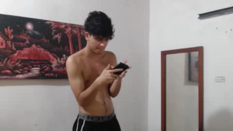 Snapshot of alice_julls chatting on 11-17-25, 08:36 alice online show from 11-17-25, 08:36