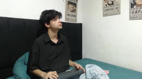 Snapshot of alice_julls chatting on 04-04-26, 01:30 alice online show from 04-04-26, 01:30