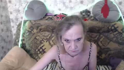 Snapshot of alice_longstocking chatting on 07-12-26, 02:35 alice longstocking online show from 07-12-26, 02:35