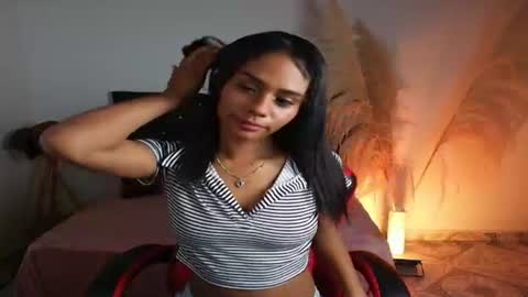 Snapshot of alice_luxx chatting on 07-20-26, 01:02 alice_luxx online show from 07-20-26, 01:02
