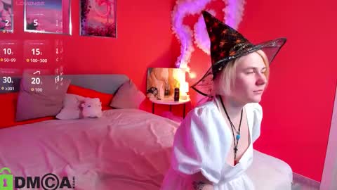 Snapshot of alice_maurik chatting on 10-31-25, 11:44 alice_maurik online show from 10-31-25, 11:44