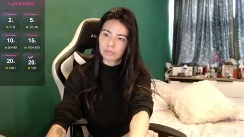 Snapshot of alice_middle01 chatting on 07-16-26, 04:24 Alice online show from 07-16-26, 04:24