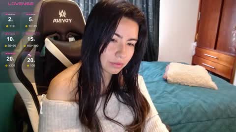 Snapshot of alice_middle01 chatting on 07-28-26, 05:45 Alice online show from 07-28-26, 05:45
