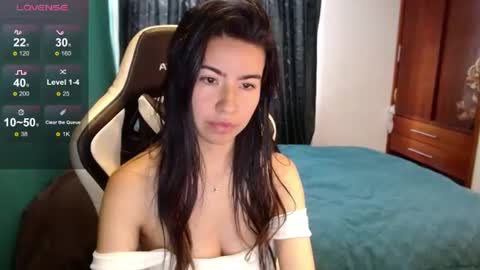 Snapshot of alice_middle01 chatting on 07-29-26, 03:21 Alice online show from 07-29-26, 03:21