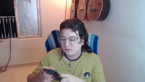 Alicia Aldara online show from 10-27-25, 04:05