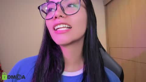 Snapshot of alice_rausing chatting on 06-18-26, 11:20 ONLINE - GMT-5 MON TO FRI online show from 06-18-26, 11:20
