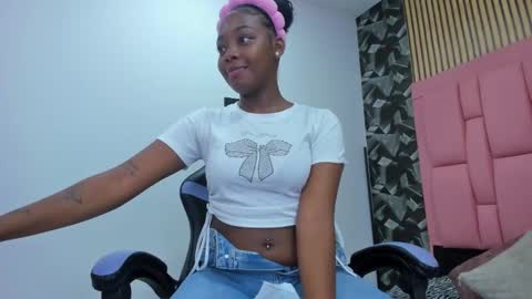 Snapshot of alice_rouusse chatting on 10-31-25, 12:06 alice_rouusse online show from 10-31-25, 12:06