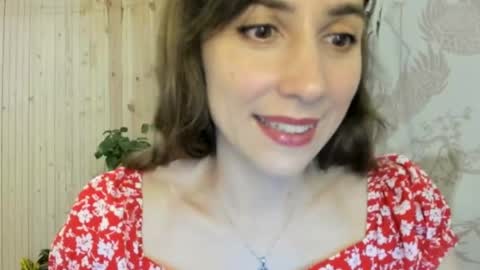 Snapshot of alice_sincere chatting on 05-18-26, 09:20 Alice Love you all online show from 05-18-26, 09:20