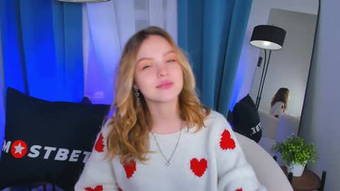 Snapshot of alice_tucci chatting on 12-11-24, 05:15 Alice online show from 12-11-24, 05:15