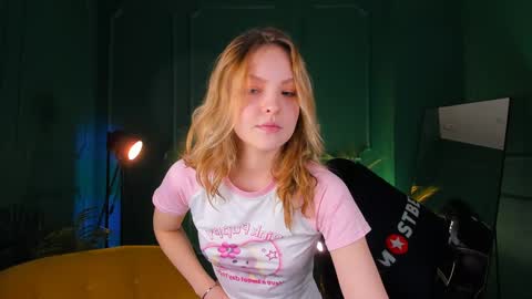 Snapshot of alice_tucci chatting on 12-31-24, 12:57 Alice online show from 12-31-24, 12:57