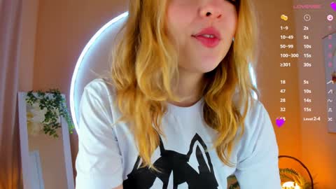 Snapshot of alice_tucci chatting on 02-05-25, 06:46 Alice online show from 02-05-25, 06:46