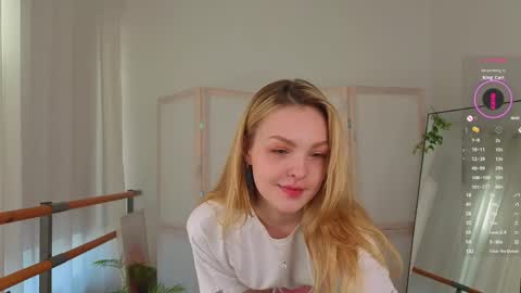 Snapshot of alice_tucci chatting on 05-23-26, 04:00 Alice online show from 05-23-26, 04:00