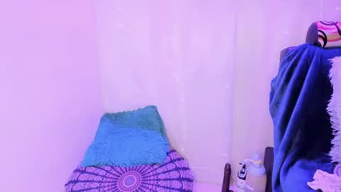 Alice  online show from 03-01-25, 01:22