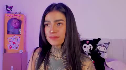 Snapshot of alicee_0 chatting on 10-28-25, 09:06 Alice online show from 10-28-25, 09:06