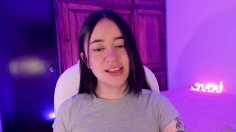 Snapshot of alicee_2 chatting on 12-19-24, 10:02 Aliceee .. 97YP9VWGZHrefnav wishlist lists 1 online show from 12-19-24, 10:02