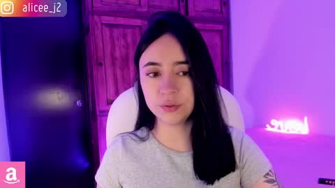 Snapshot of alicee_2 chatting on 02-17-25, 06:04 Aliceee .. 97YP9VWGZHrefnav wishlist lists 1 online show from 02-17-25, 06:04