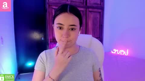 Snapshot of alicee_2 chatting on 10-01-25, 06:03 Aliceee .. 97YP9VWGZHrefnav wishlist lists 1 online show from 10-01-25, 06:03