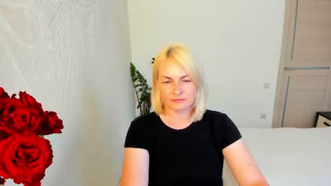 Snapshot of alicee__grace chatting on 06-15-26, 02:30 Alicee online show from 06-15-26, 02:30