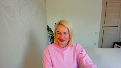Snapshot of alicee__grace chatting on 06-21-26, 08:28 Alicee online show from 06-21-26, 08:28