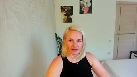 Snapshot of alicee__grace chatting on 07-13-26, 09:01 Alicee online show from 07-13-26, 09:01