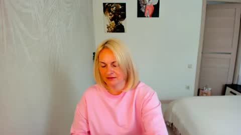 Snapshot of alicee__grace chatting on 07-19-26, 08:51 Alicee online show from 07-19-26, 08:51
