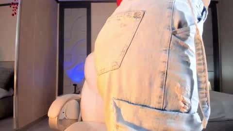 Snapshot of alicee_clark_ chatting on 02-20-26, 12:16 alicee_clark_ online show from 02-20-26, 12:16