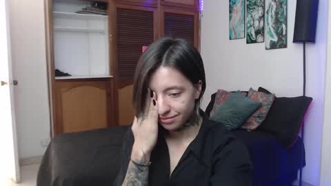 alicee_logan_ online show from 11-21-25, 08:29