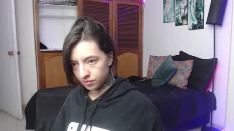 alicee_logan_ online show from 12-02-25, 01:00
