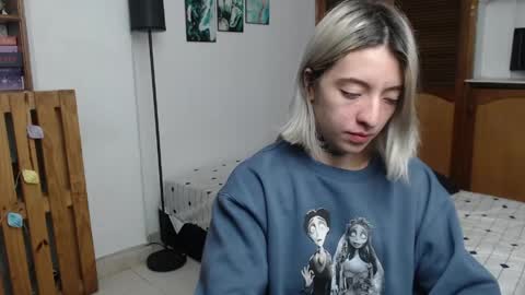 Snapshot of alicee_logan_ chatting on 06-08-26, 02:01 alicee_logan_ online show from 06-08-26, 02:01