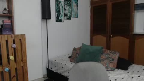 Snapshot of alicee_logan_ chatting on 06-11-26, 02:53 alicee_logan_ online show from 06-11-26, 02:53