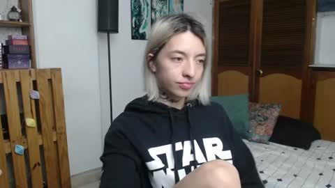 Snapshot of alicee_logan_ chatting on 06-16-26, 01:52 alicee_logan_ online show from 06-16-26, 01:52