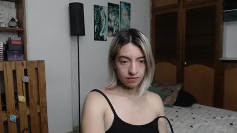 Snapshot of alicee_logan_ chatting on 06-17-26, 01:08 alicee_logan_ online show from 06-17-26, 01:08