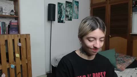 Snapshot of alicee_logan_ chatting on 06-24-26, 01:48 alicee_logan_ online show from 06-24-26, 01:48