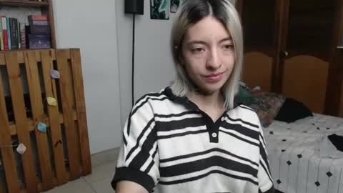 Snapshot of alicee_logan_ chatting on 06-30-26, 01:06 alicee_logan_ online show from 06-30-26, 01:06