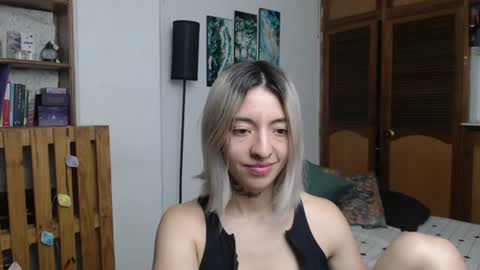 Snapshot of alicee_logan_ chatting on 07-04-26, 01:23 alicee_logan_ online show from 07-04-26, 01:23