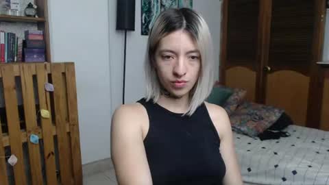 Snapshot of alicee_logan_ chatting on 07-08-26, 01:43 alicee_logan_ online show from 07-08-26, 01:43