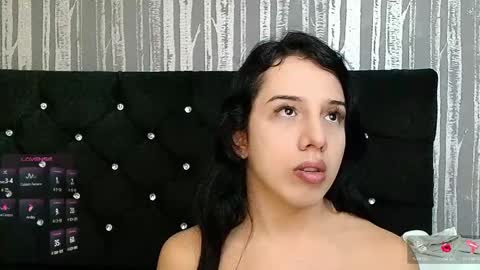 Snapshot of alicee_moonn chatting on 05-18-26, 05:19 alicee_moonn online show from 05-18-26, 05:19