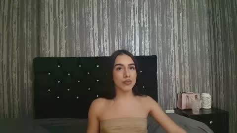 Snapshot of alicee_moonn chatting on 05-28-26, 09:01 alicee_moonn online show from 05-28-26, 09:01