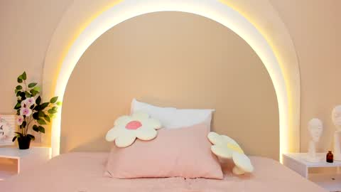 Snapshot of alicee_rodriguez chatting on 01-12-25, 02:14 alice online show from 01-12-25, 02:14