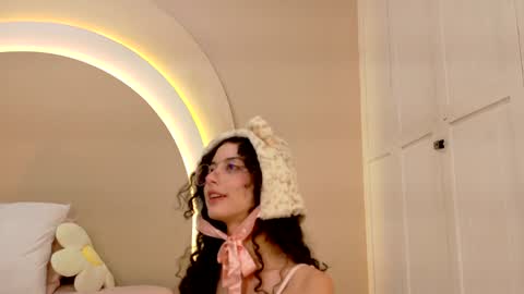 Snapshot of alicee_rodriguez chatting on 01-20-25, 11:21 alice online show from 01-20-25, 11:21