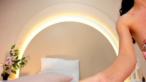 Snapshot of alicee_rodriguez chatting on 02-03-25, 10:43 alice online show from 02-03-25, 10:43